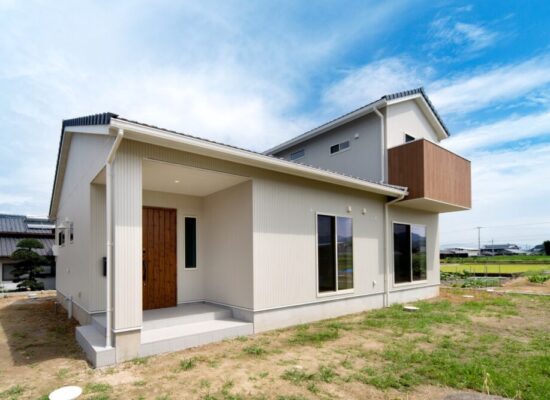 古材を取り入れ、レトロ感＋モミの木の家